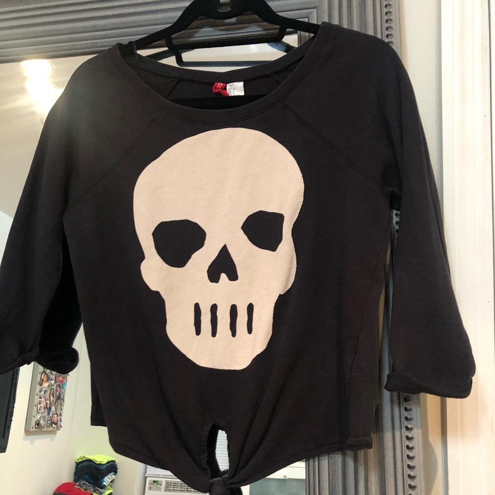 Skull style shirt